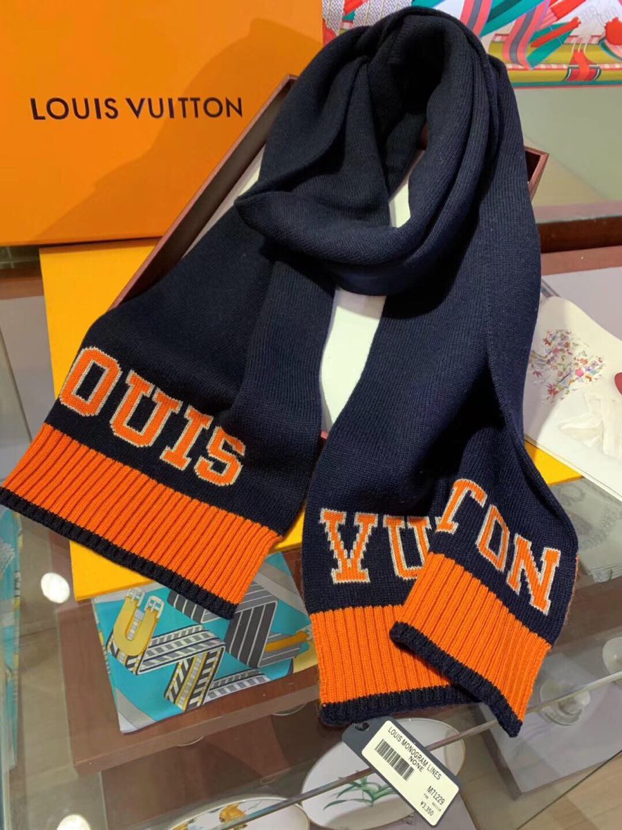 EN - Luxury LUV  Scarf 029