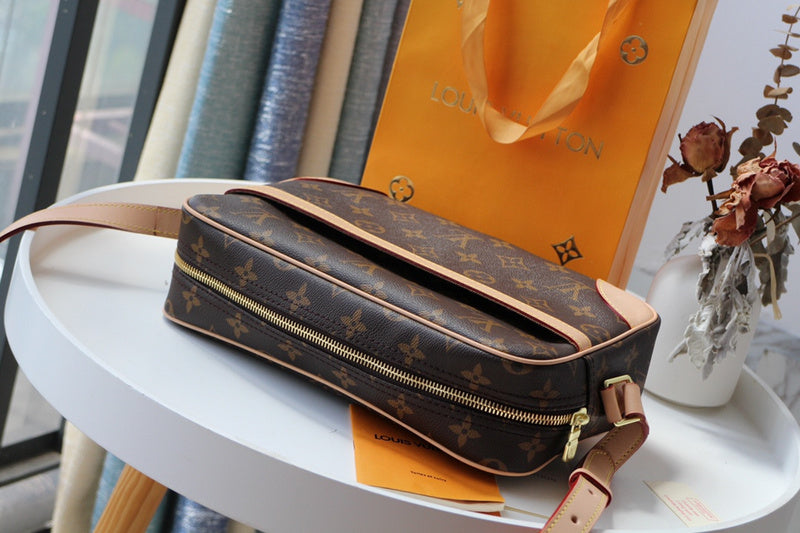 LOV2 Bags - Fashion Bags  2667