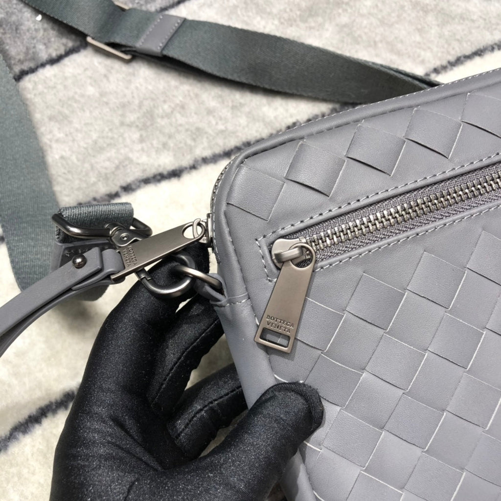 GLAMI Classic Intrecciato Gray, For Women, WomenÃƒÂ¢Ã¢â€šÂ¬Ã¢â€žÂ¢s Bags 9.6in/24.5cm