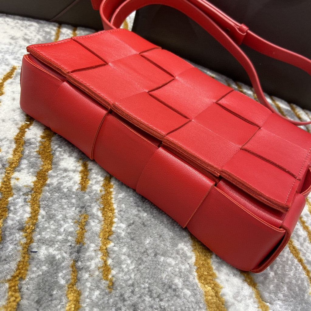 GLAMI Cassette Bag For Women 9.1in/23cm In Red