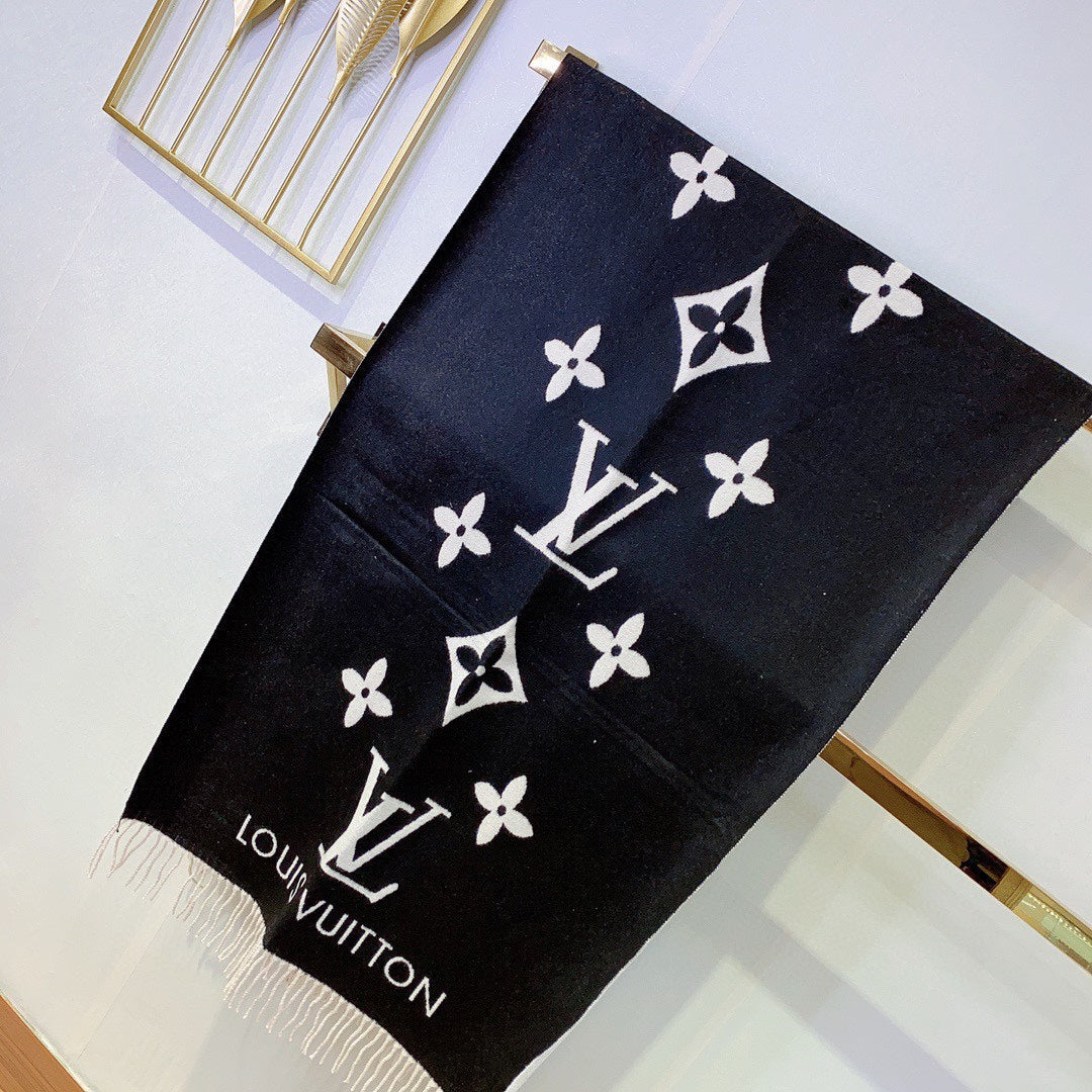 EN - Luxury LUV  Scarf 036
