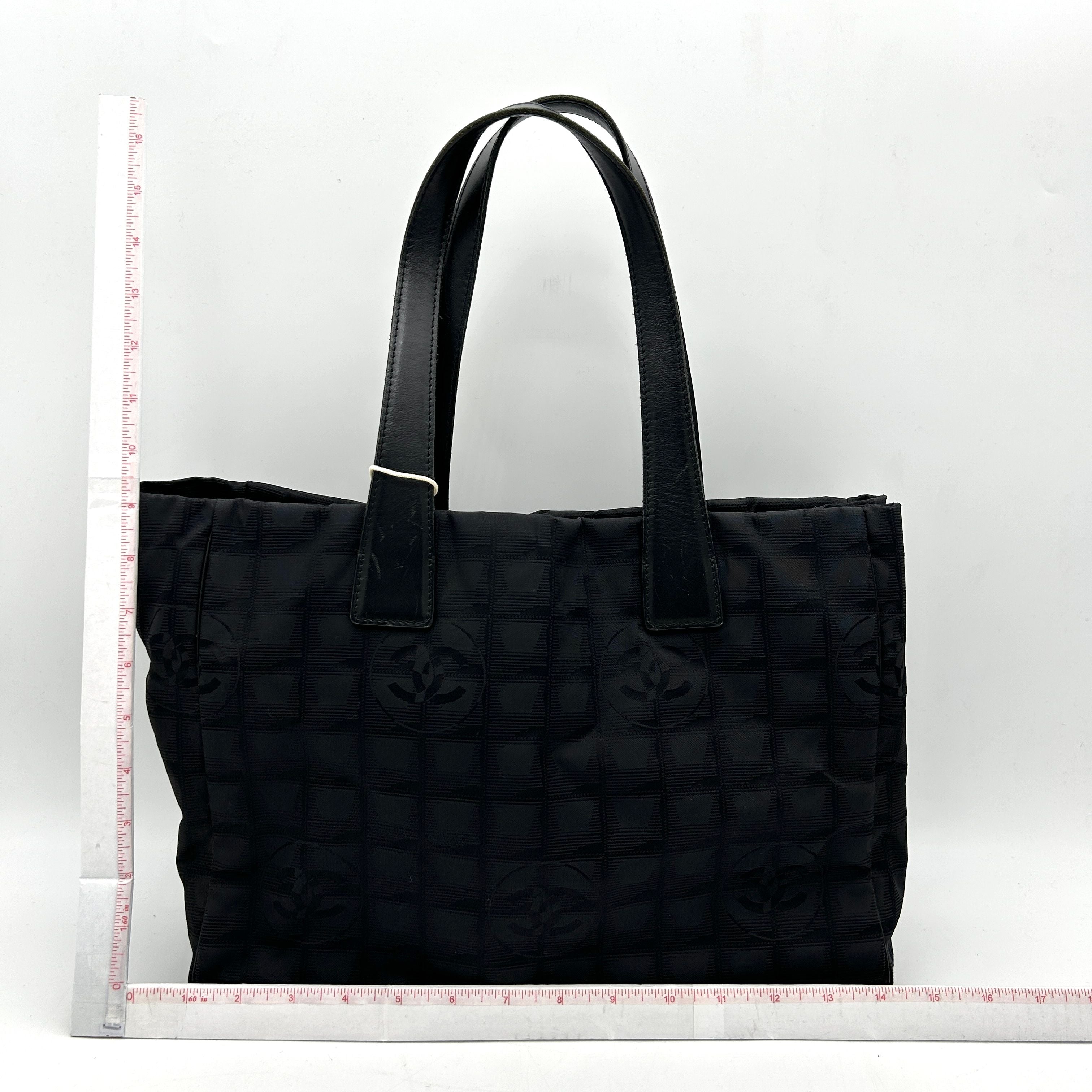 Pre-owned Chanel Tote Bagtravel Line Nylon Black  WD459597