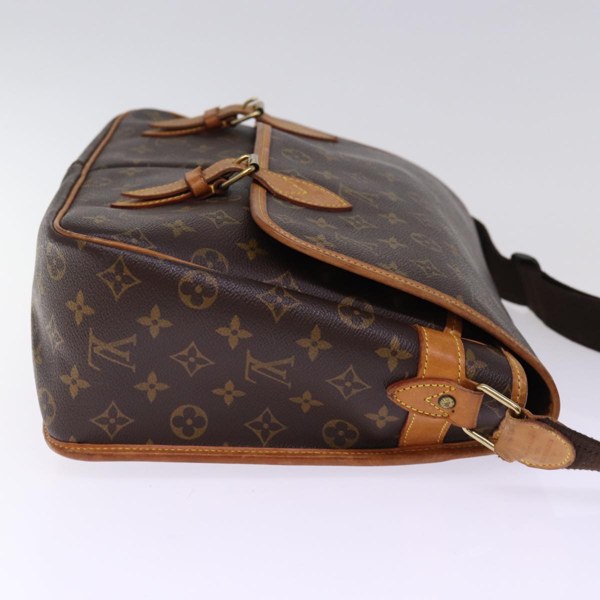 Louis Vuitton Gibeciere Shoulder Bag