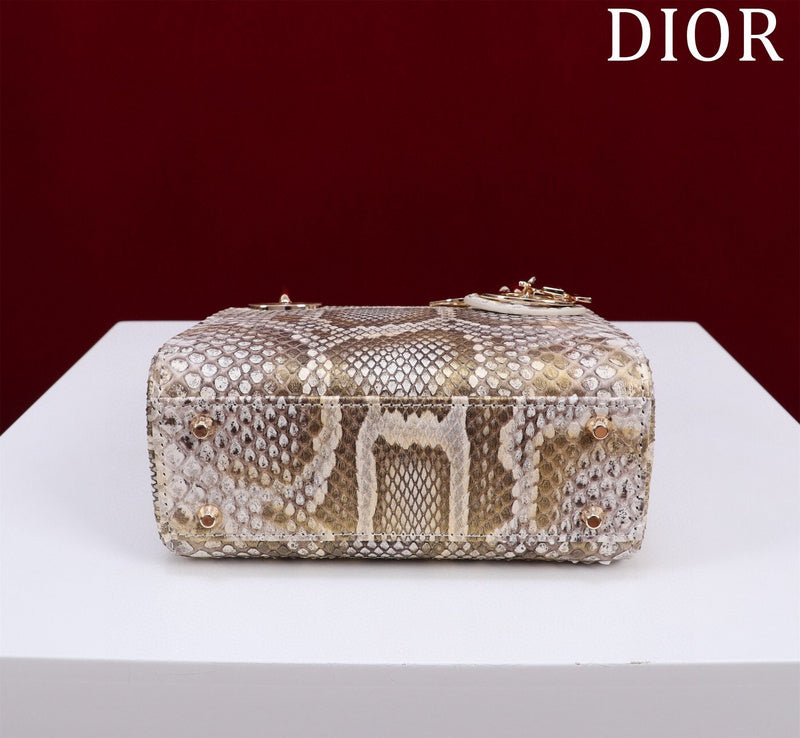 ELE - Dir Bags - 101