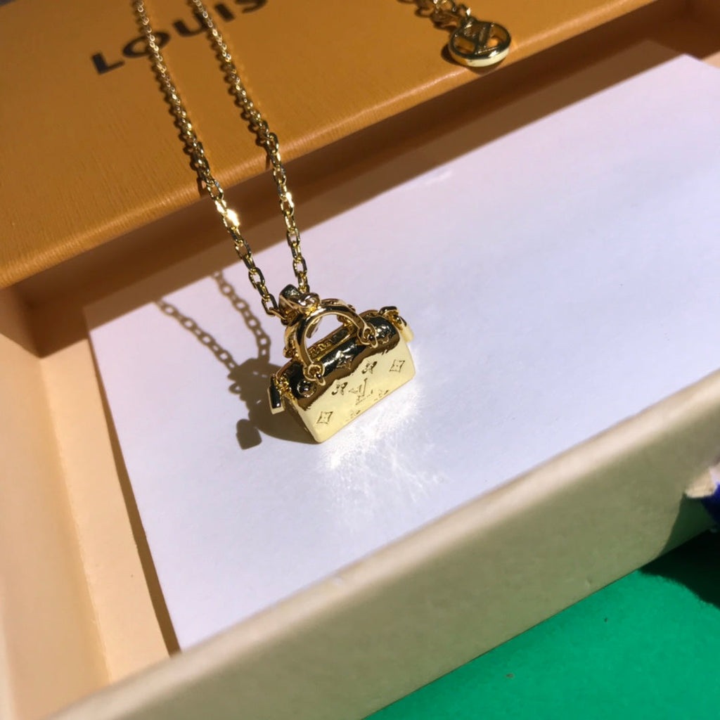 EN - Lux Necklace LUV027