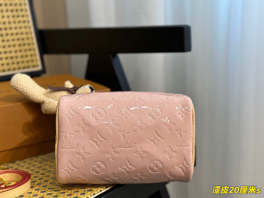 EN - Luxury Bags LUV 737