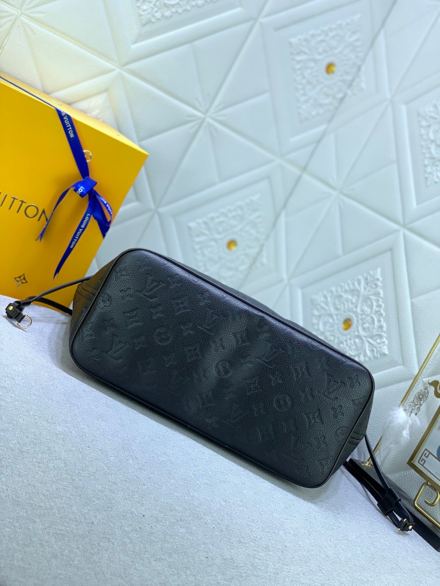 EN - Luxury Bags LUV 859