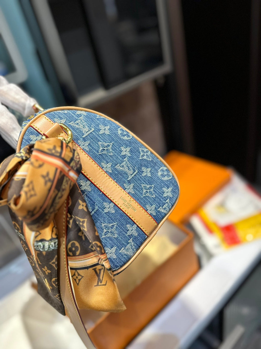 EN - Luxury Bags LUV 761