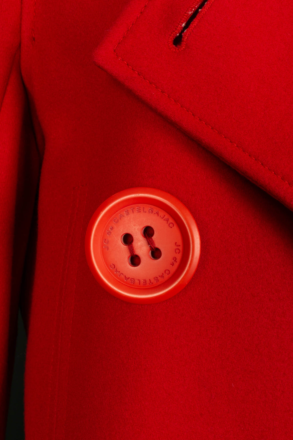 Manteau rouge JC de Castelbajac