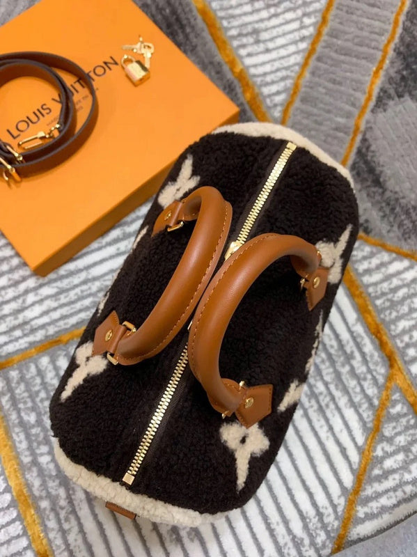 LOV2 Bags - Luxurious Bags  1476