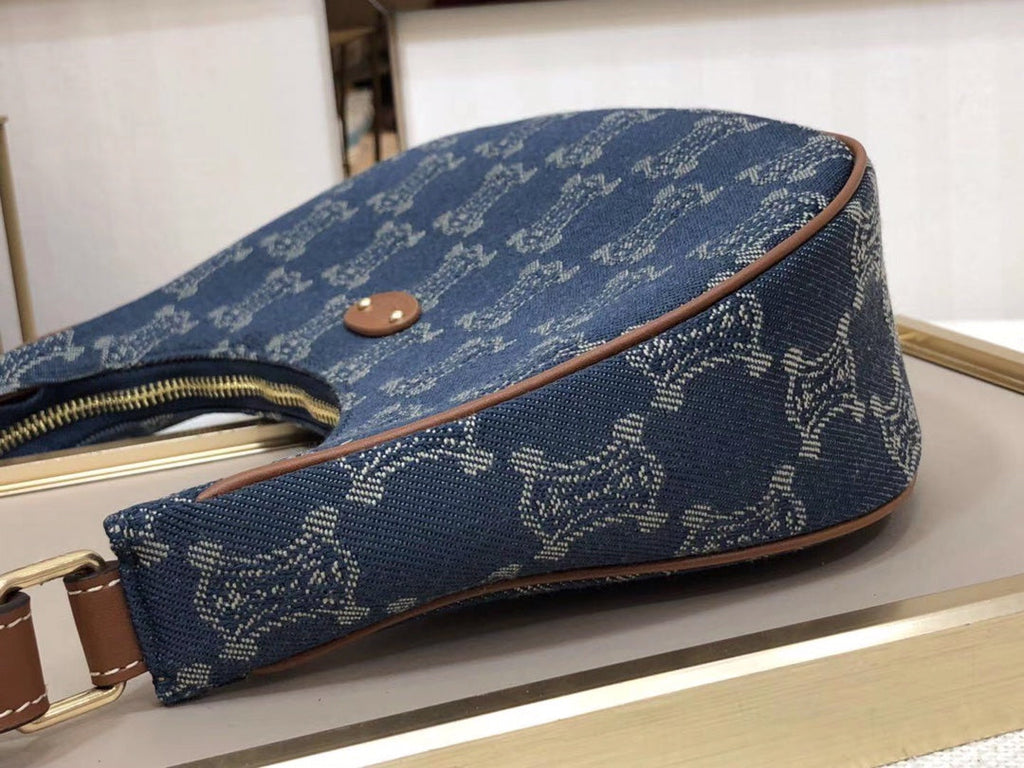 GLAMI Ava Bag In Triomphe Canvas XL Denim For Women 9in/23cm