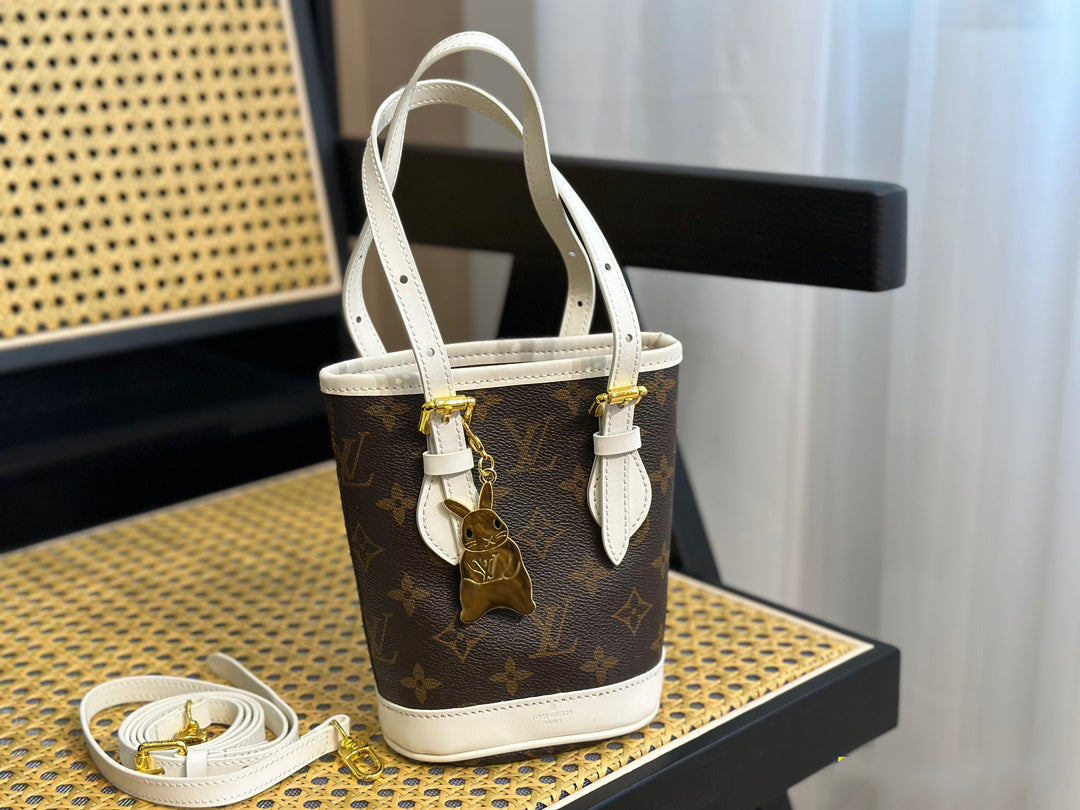 EN - Luxury Bags LUV 725