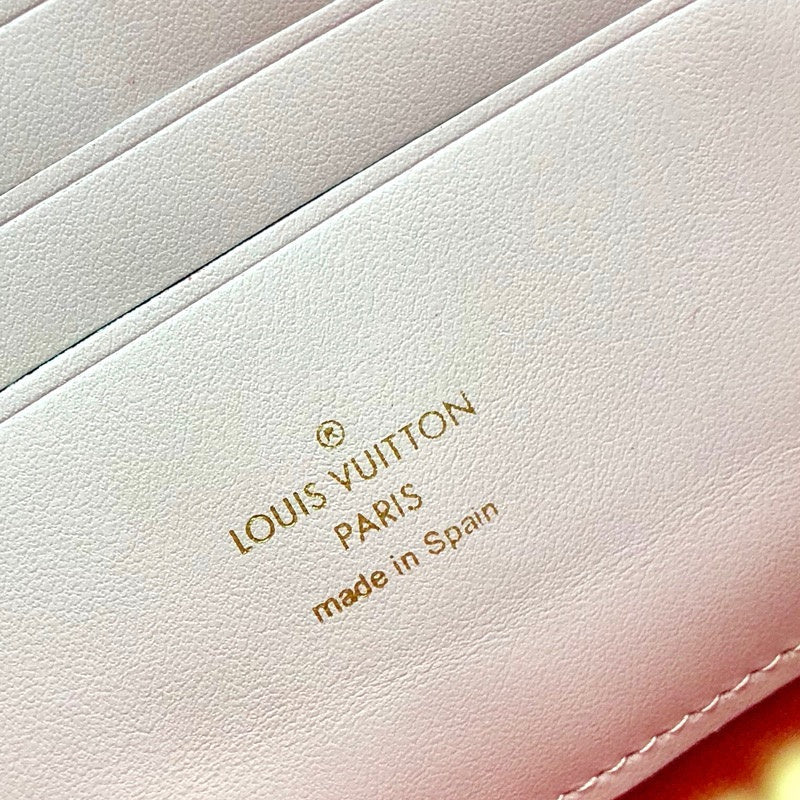 LOV2 Bags - Luxurious Bags  2040