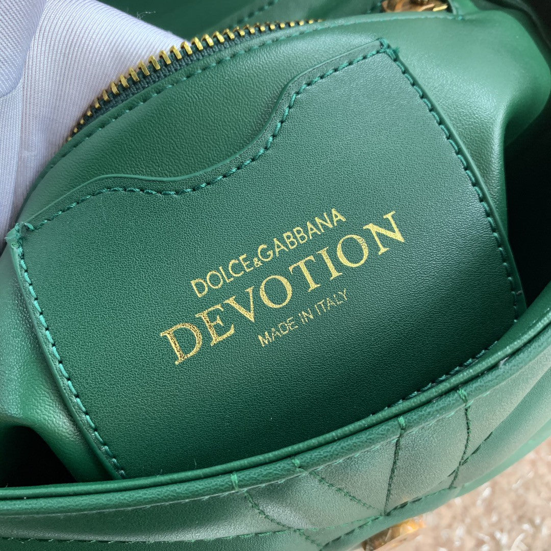 GLAMI MeGLAMIum Devotion Shoulder Bag In Quilted Nappa Green For Women 10.2in/26cm GLAMI