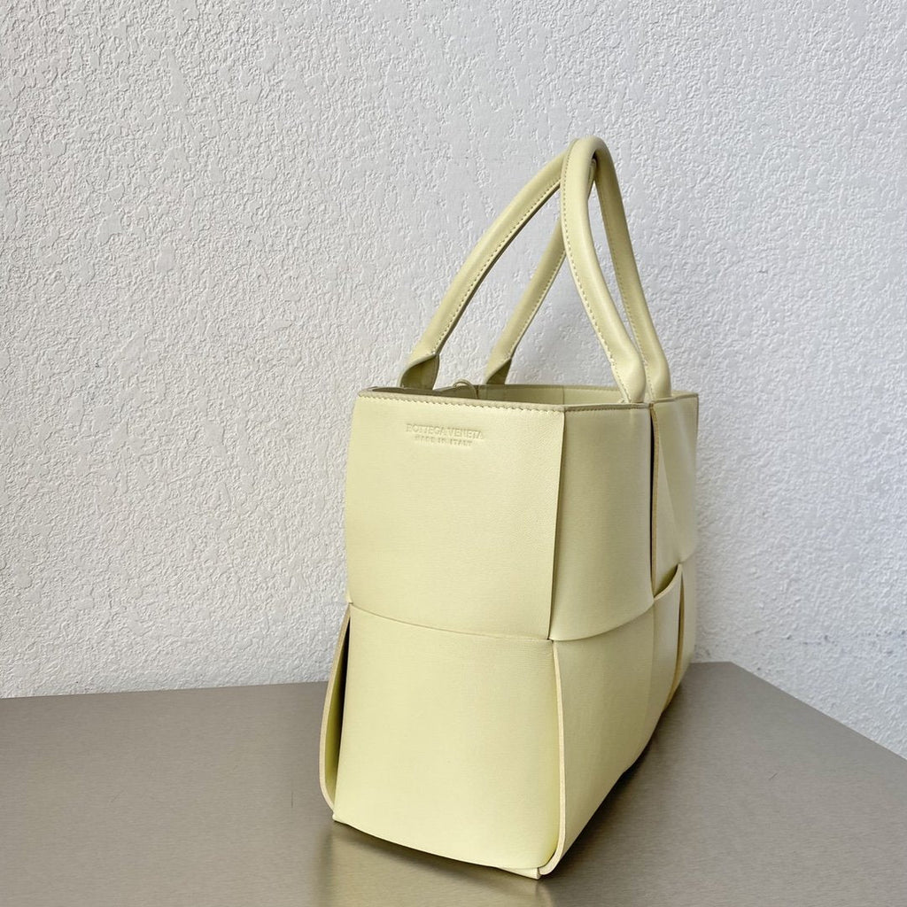 GLAMI Arco Tote Bag For Women 16.14in/41cm In Yellow IGLAMI Cream 609175VCQC27450