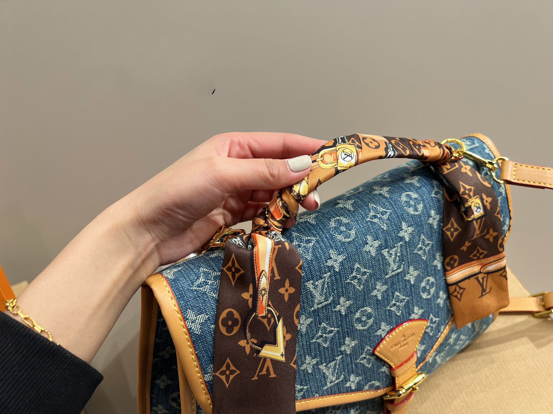 EN - Luxury Bags LUV 729