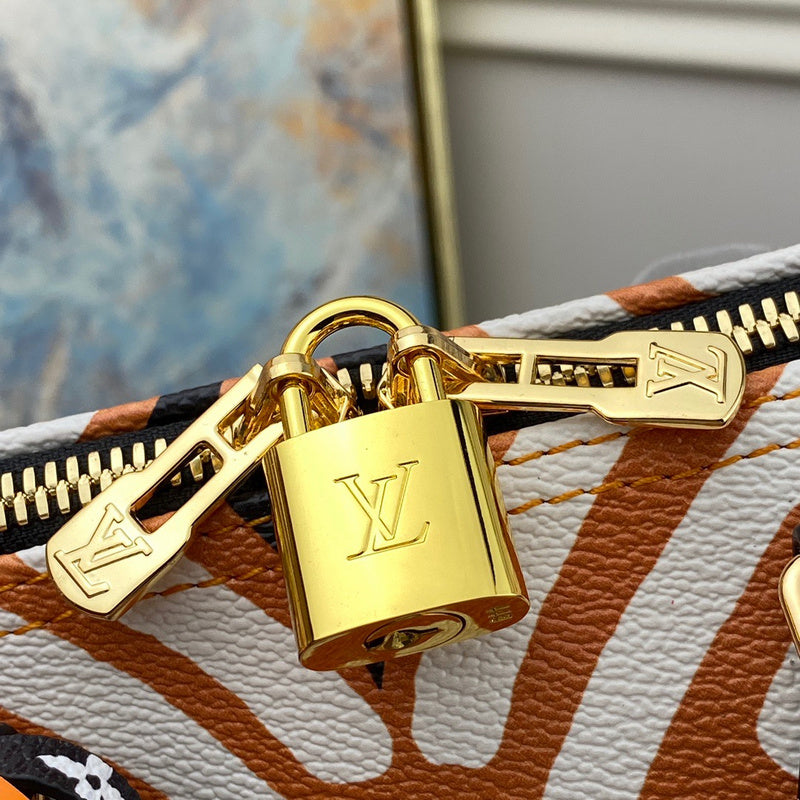 LOV2 Bags - Luxurious Bags  1645