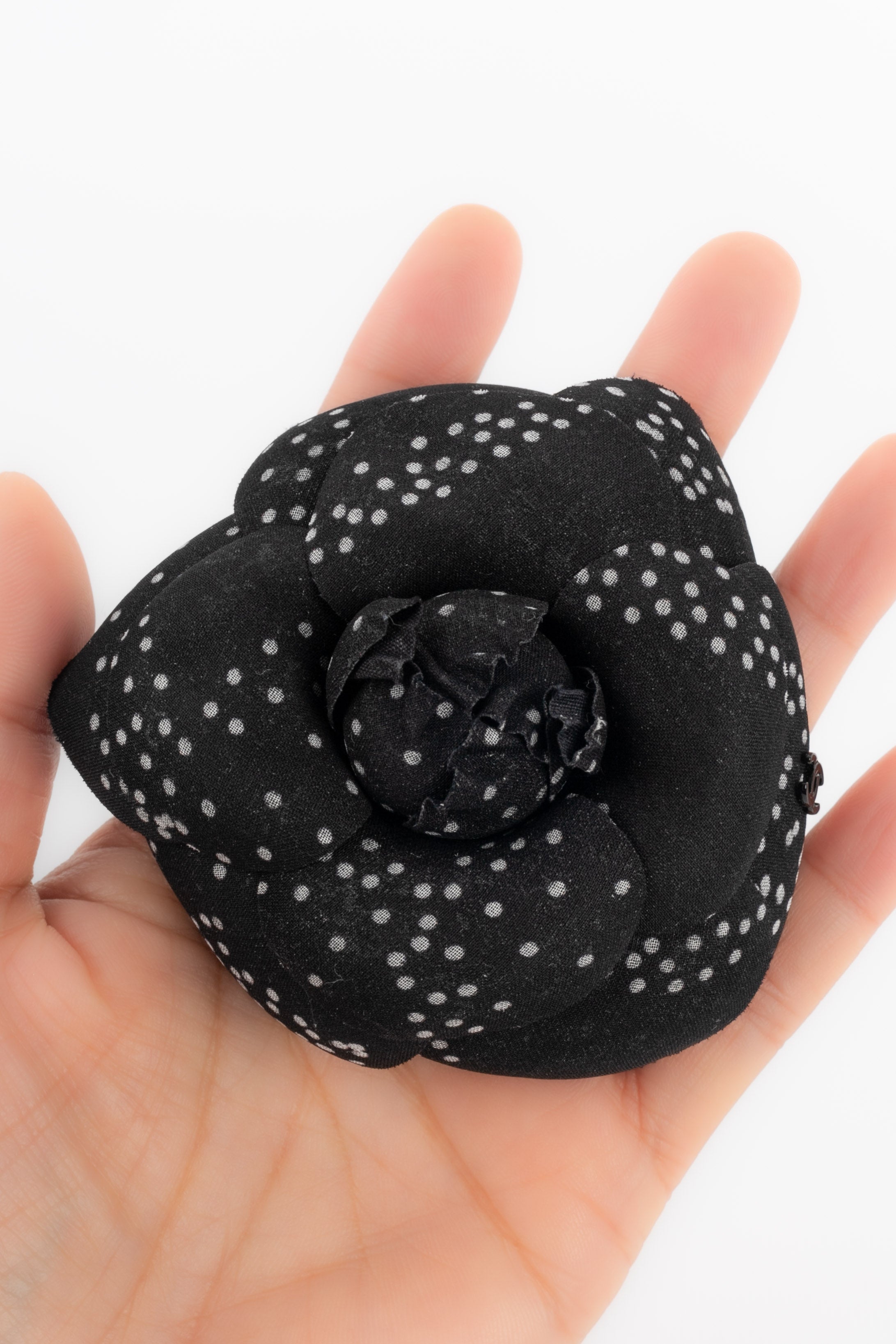 Broche camÃƒÆ’Ã‚Â©lia Chanel