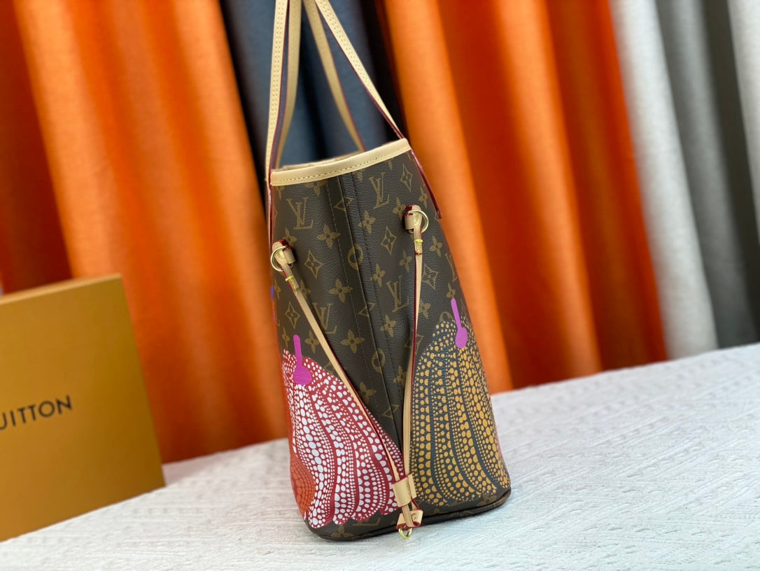 EN - New Arrival Bags LUV 675