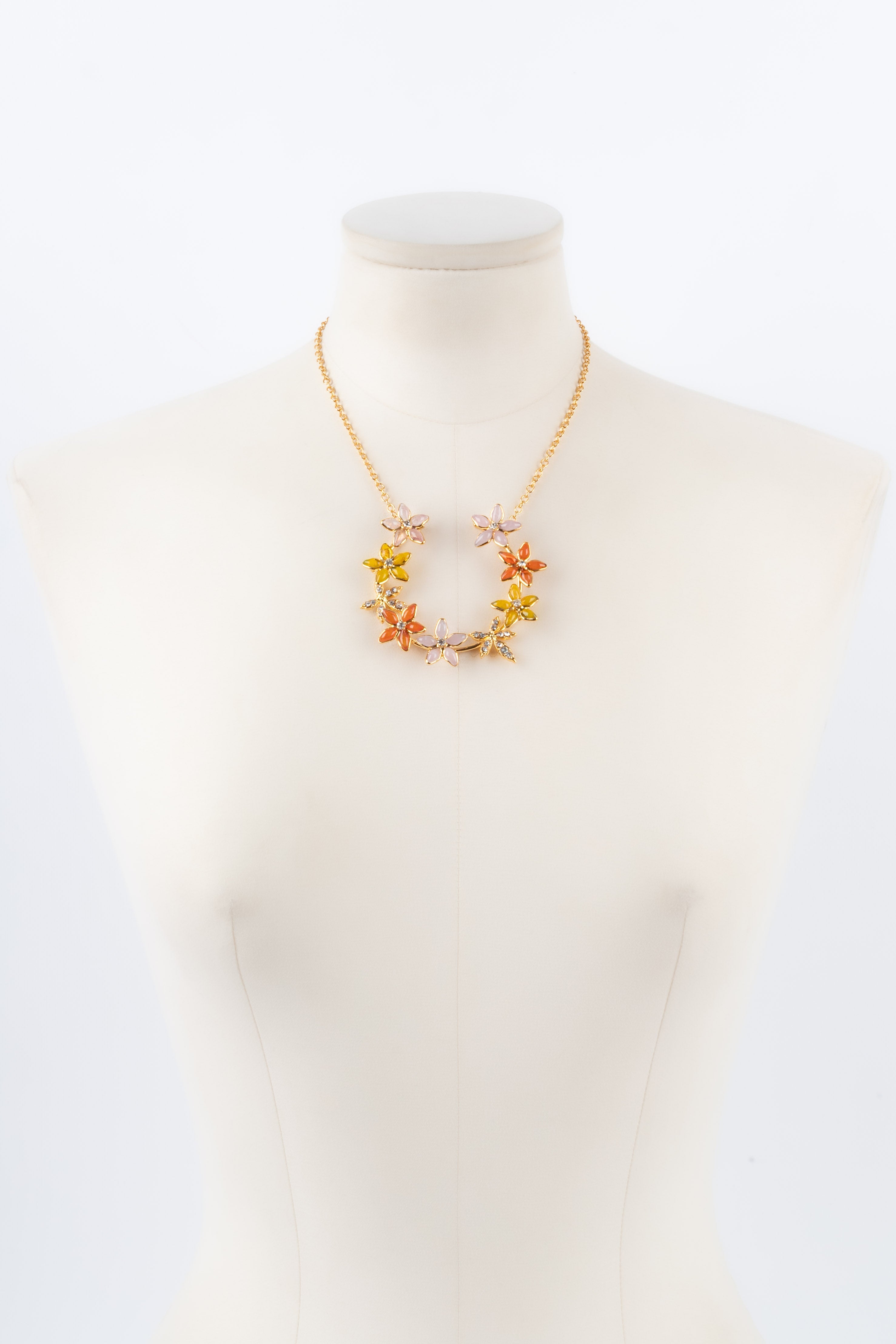 Collier Augustine