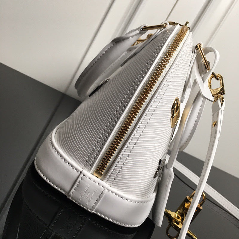LOV2 Bags - Luxurious Bags  1972