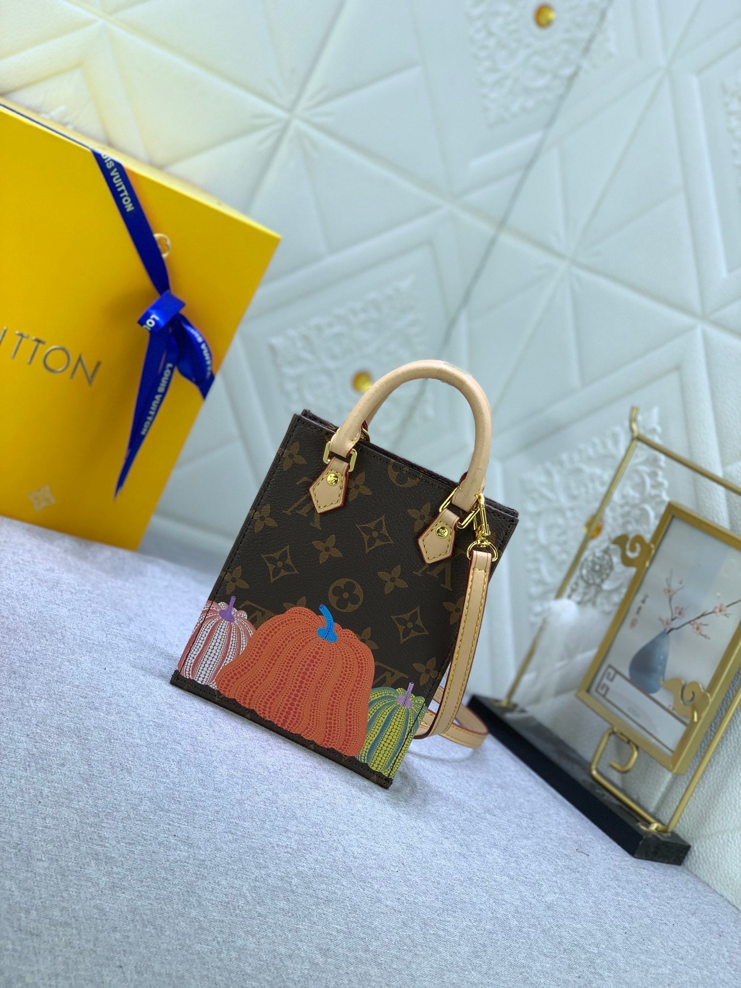 EN - Luxury Bags LUV 821