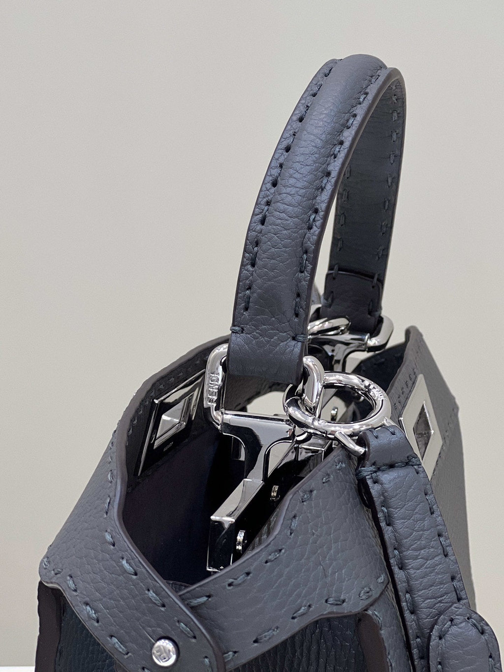FI GlamI ISeeU MeGLAMIum Black For Women, Handbags, Shoulder Bag 13.1in/33.5cm FF