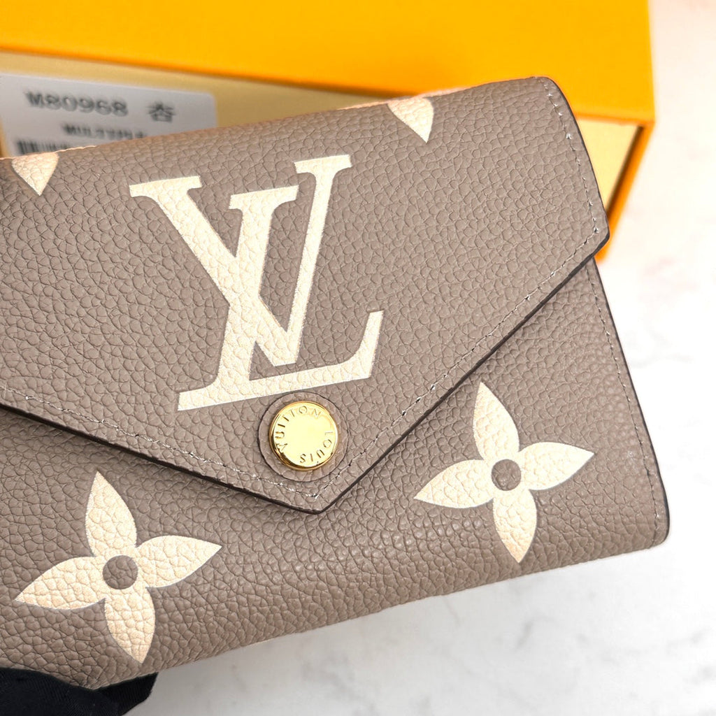 EN - New Arrival Wallet LUV 136