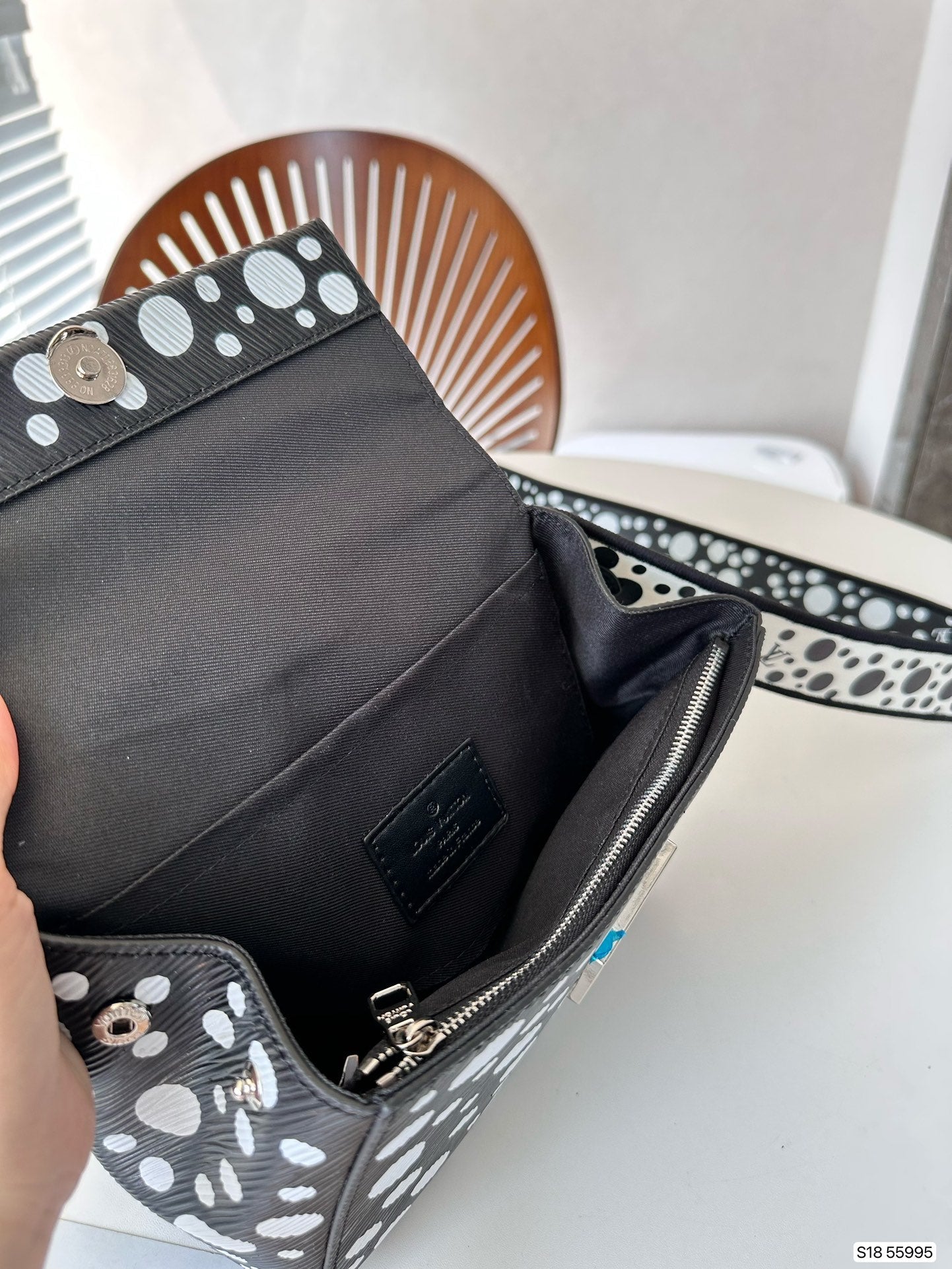 EN - Luxury Bags LUV 844
