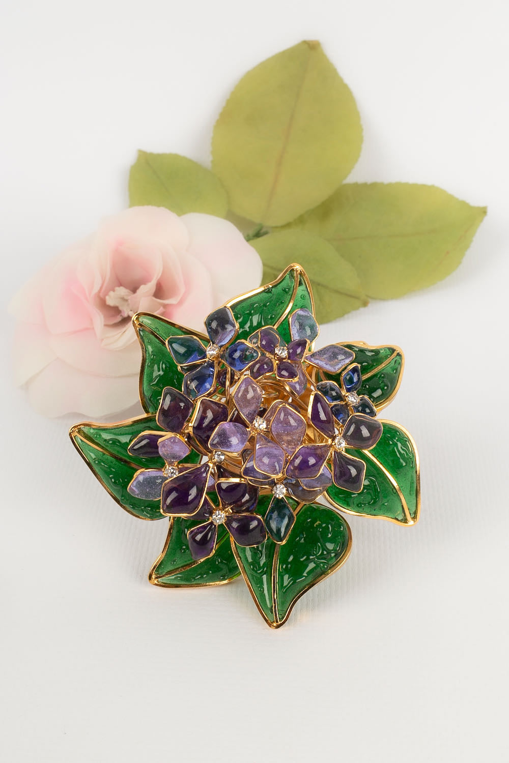 Broche Augustine
