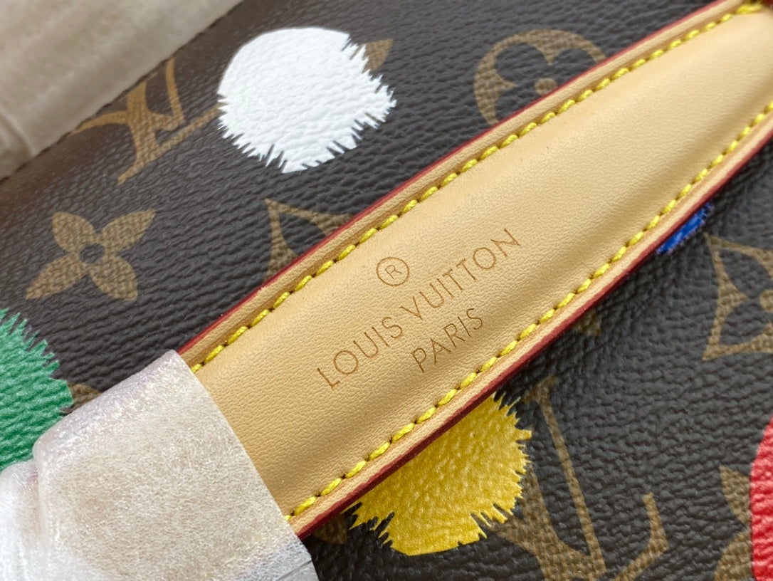 EN - Luxury Bags LUV 830