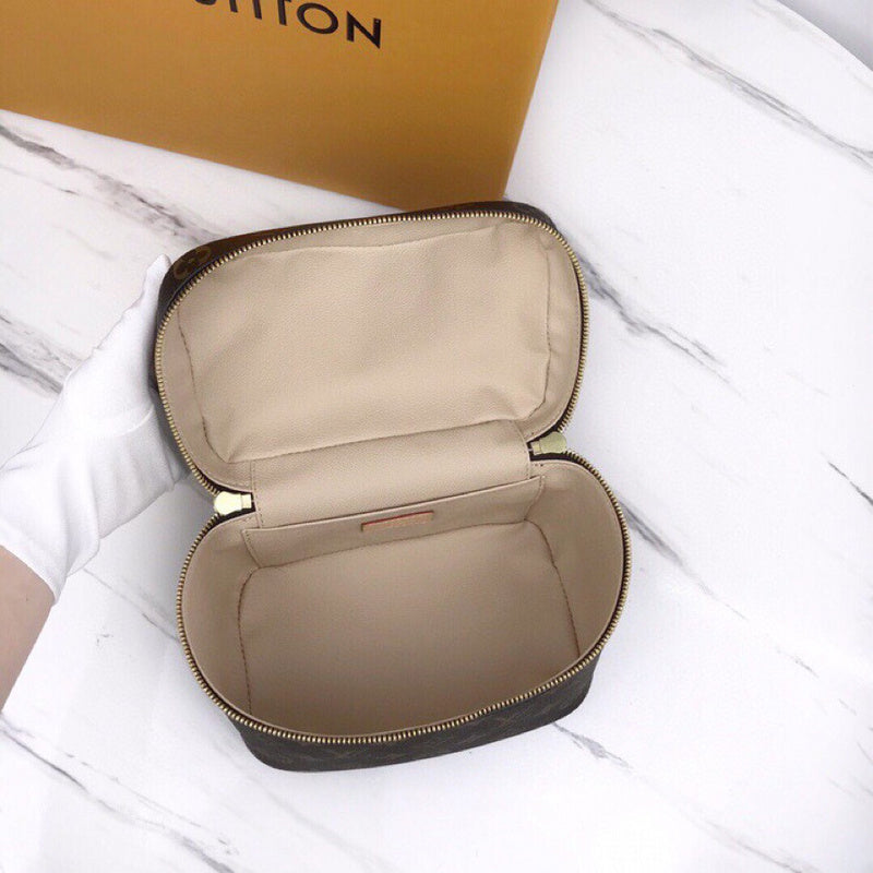 LOV2 Bags - Luxurious Bags  2626