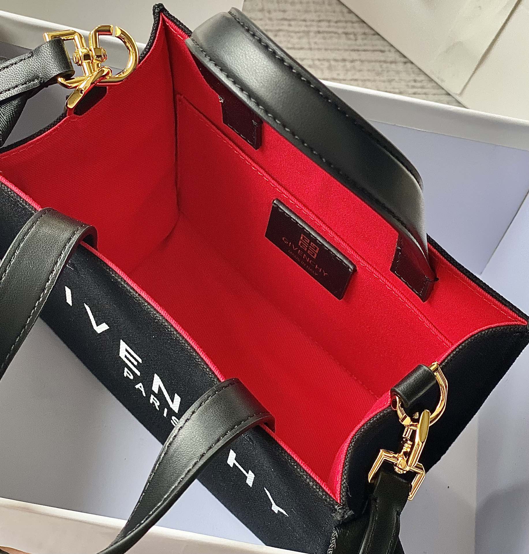 gv MeGLAMIum G Tote Shopper Bag Canvas Black/Red For Women, Handbags, Shoulder Bags 7.5in/19cm GVC