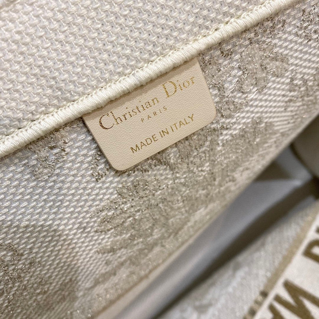 GLAMI Large Book Tote Gold-Tone Around The World Stella Embroidery, For Women WomenÃ¢â‚¬â„¢s Handbags, 42cm CD M1286ZTQL_M01E