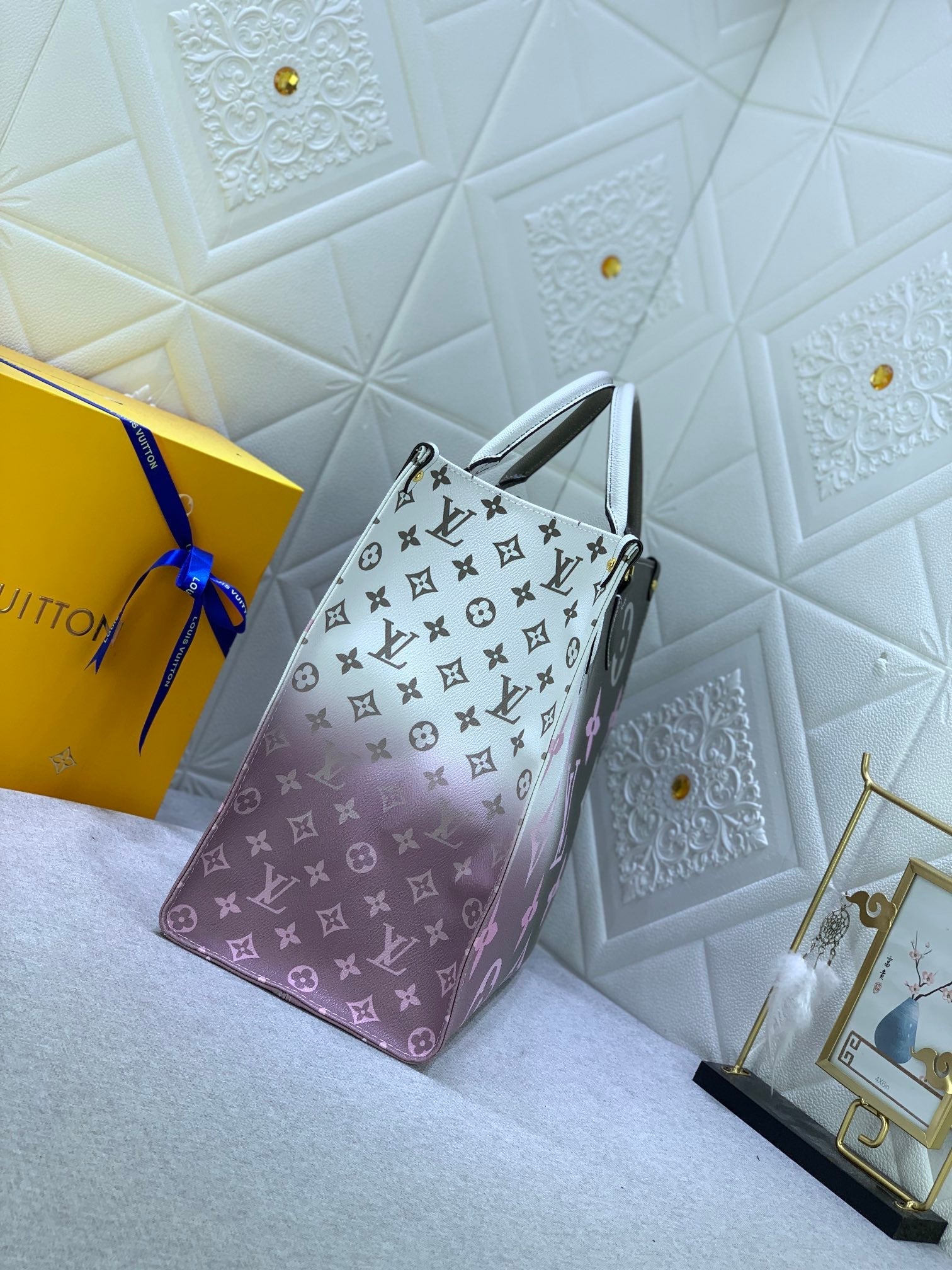 EN - Luxury Bags LUV 750