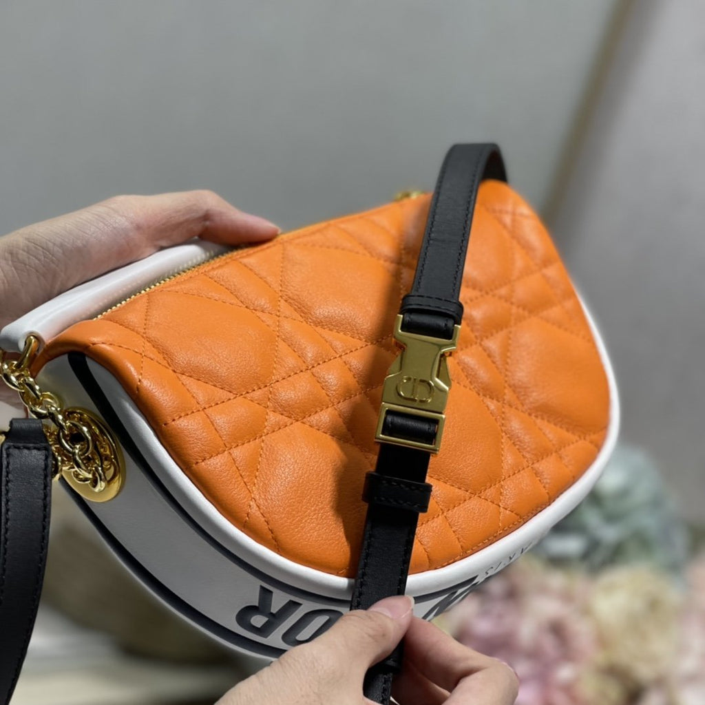 GLAMI Small Vibe Hobo Bag GlamIuoresGLAMInt Orange Macrocannage, Orange Handbags, Crossbody Bags, 20cm CD M7200ODDO_M057