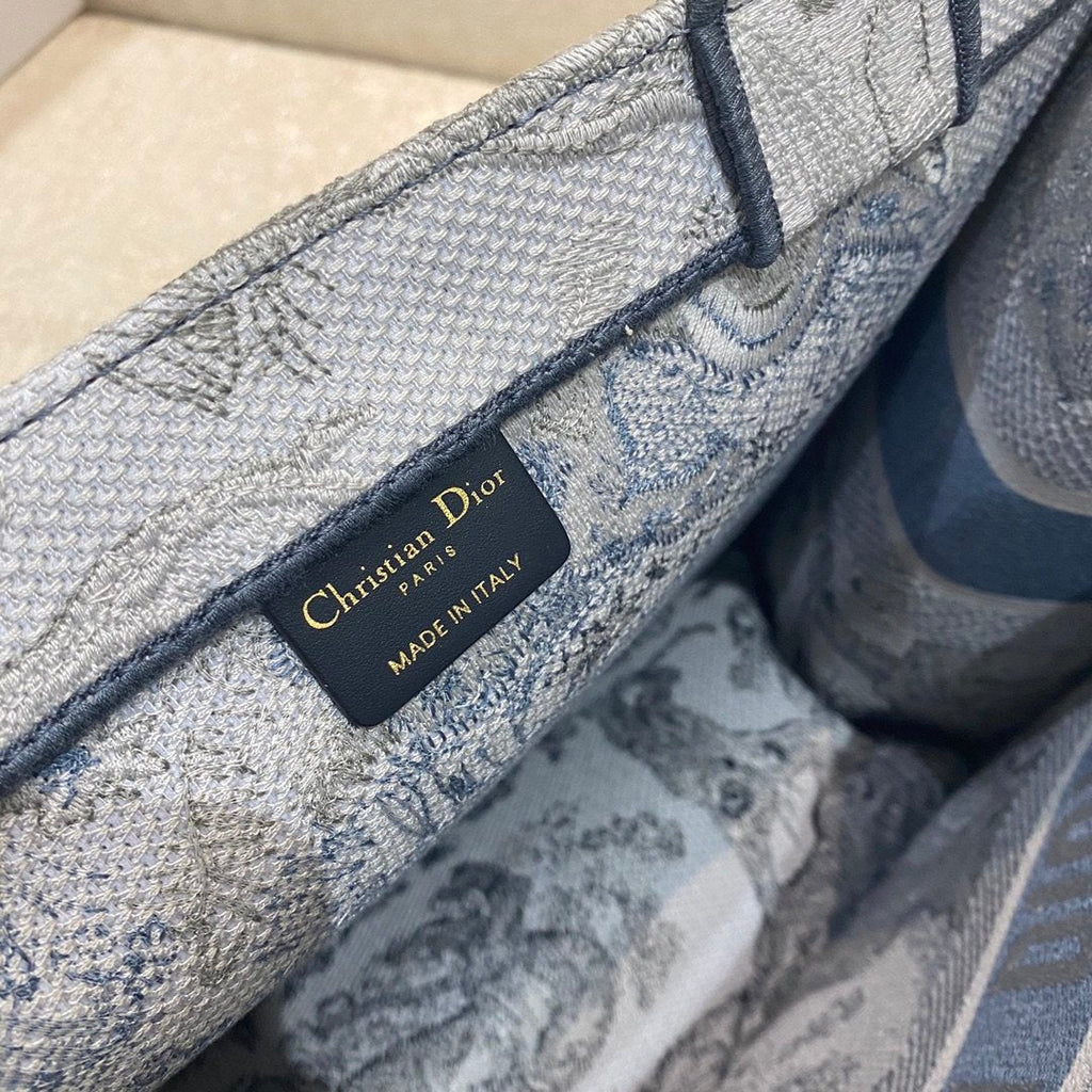 GLAMI MeGLAMIum Book Tote Blue Toile de Jouy Reverse Embroidery, Blue, For Women WomenÃ¢â‚¬â„¢s Handbags, Shoulder Bags, 36cm CD M1296ZRGO_M928