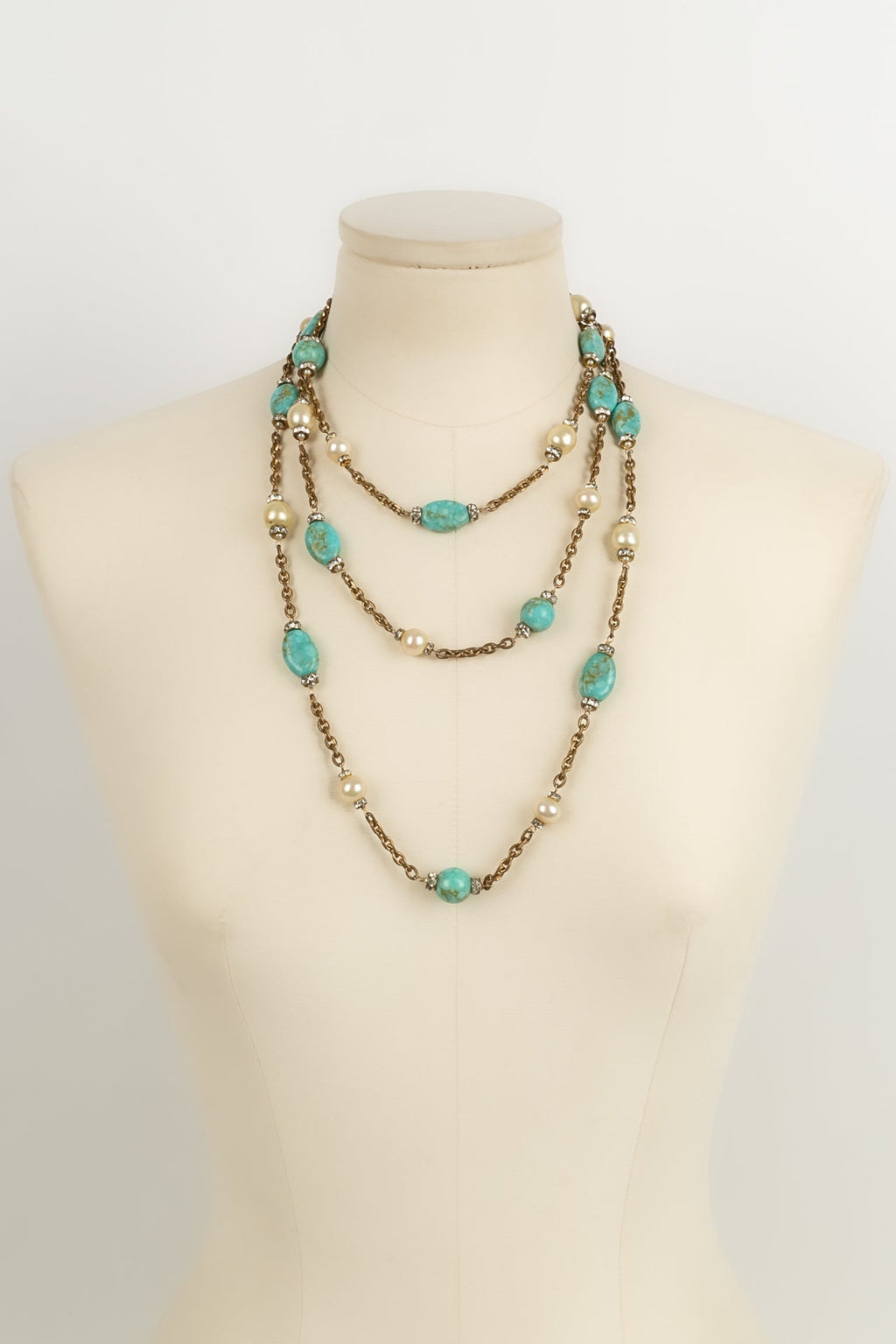 Collier. / sautoir ancien Chanel