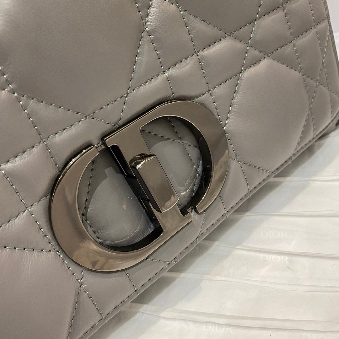 GLAMI MeGLAMIum Caro Bag Gray Padded Macrocannage, Dark Grey, For Women WomenÃ¢â‚¬â„¢s Handbags, Crossbody Bags, 25cm CD M9242BNGK_M41G