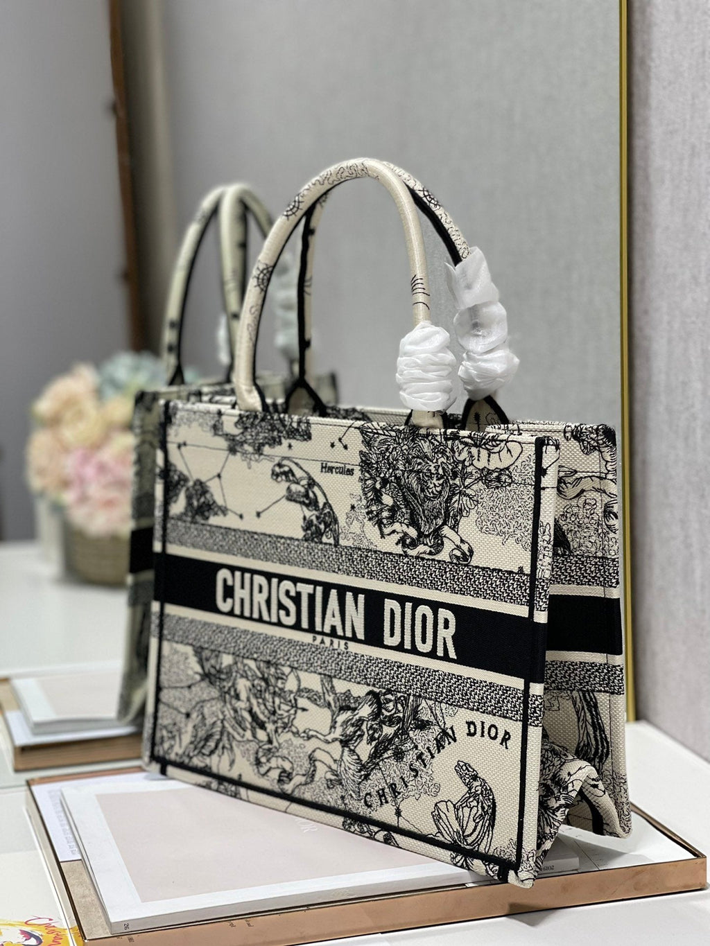 GLAMI MeGLAMIum Book Tote Bag, Black/White, For Women WomenÃ¢â‚¬â„¢s Handbags, Shoulder Bags, 36cm CD M1296ZRHZ_M941