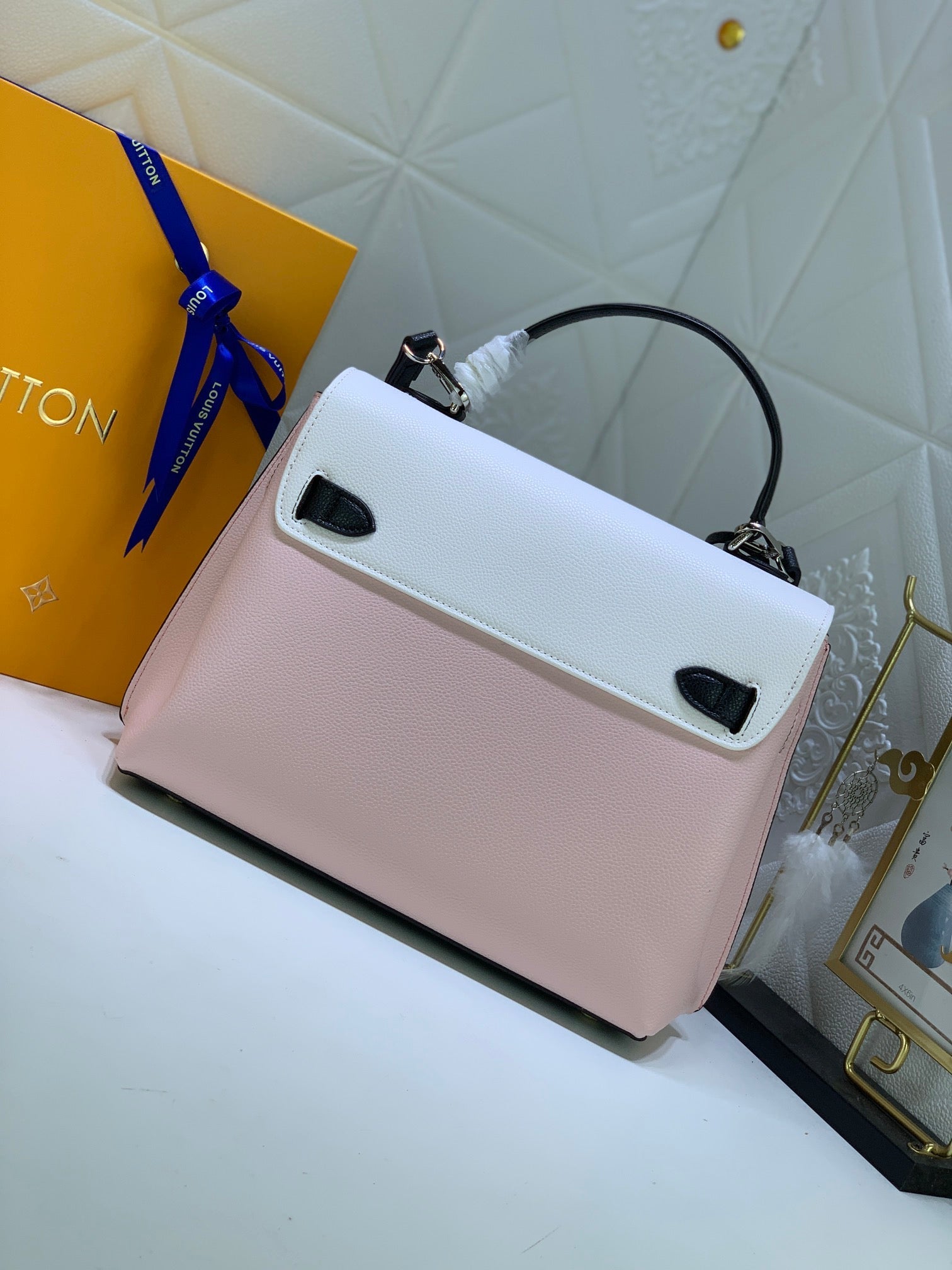 EN - Luxury Bags LUV 746
