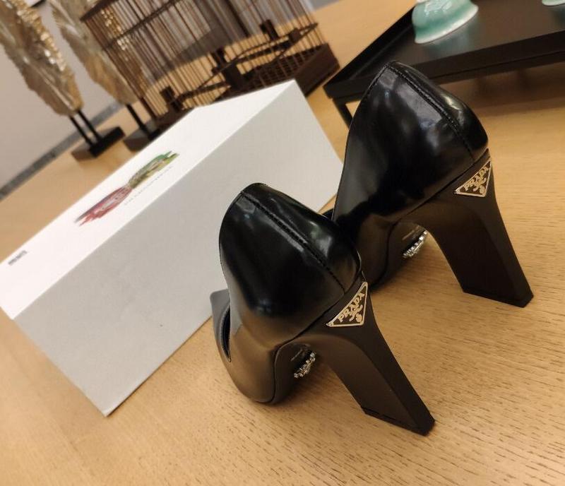GlamyWomen Shoes - 568