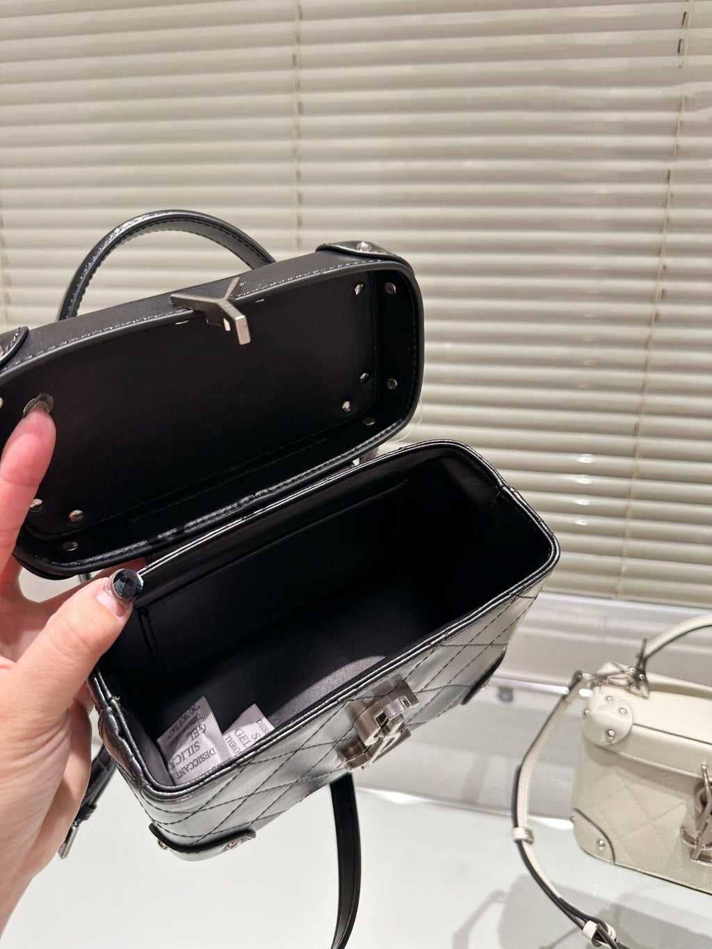 EN - Luxury Bags SLY 306