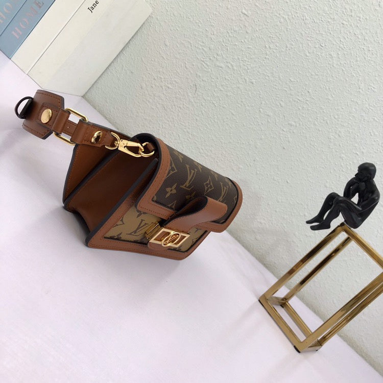 LOV2 Bags - Luxurious Bags  1932