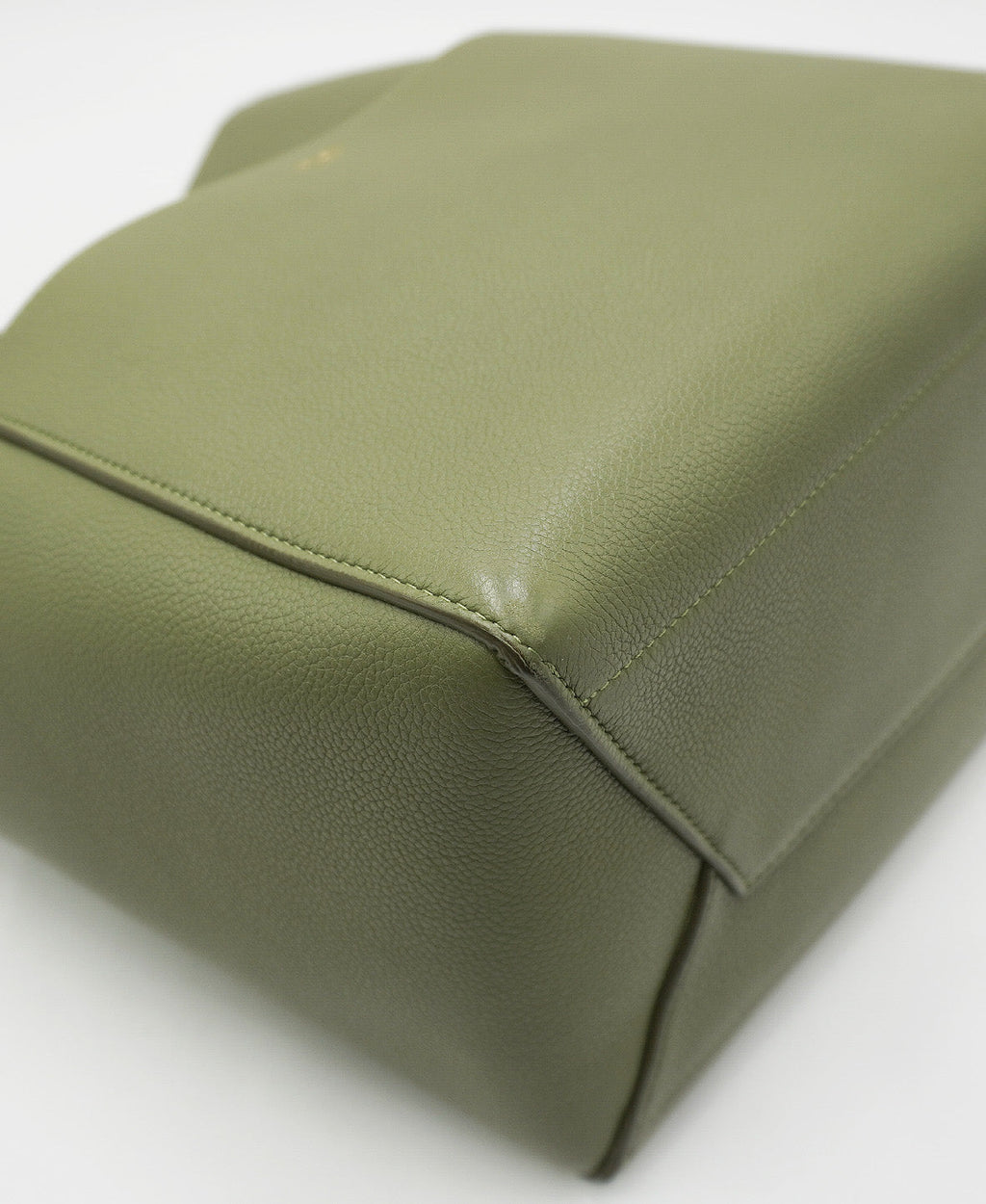 Medium Seau Sangle Bucket Bag Green Khaki