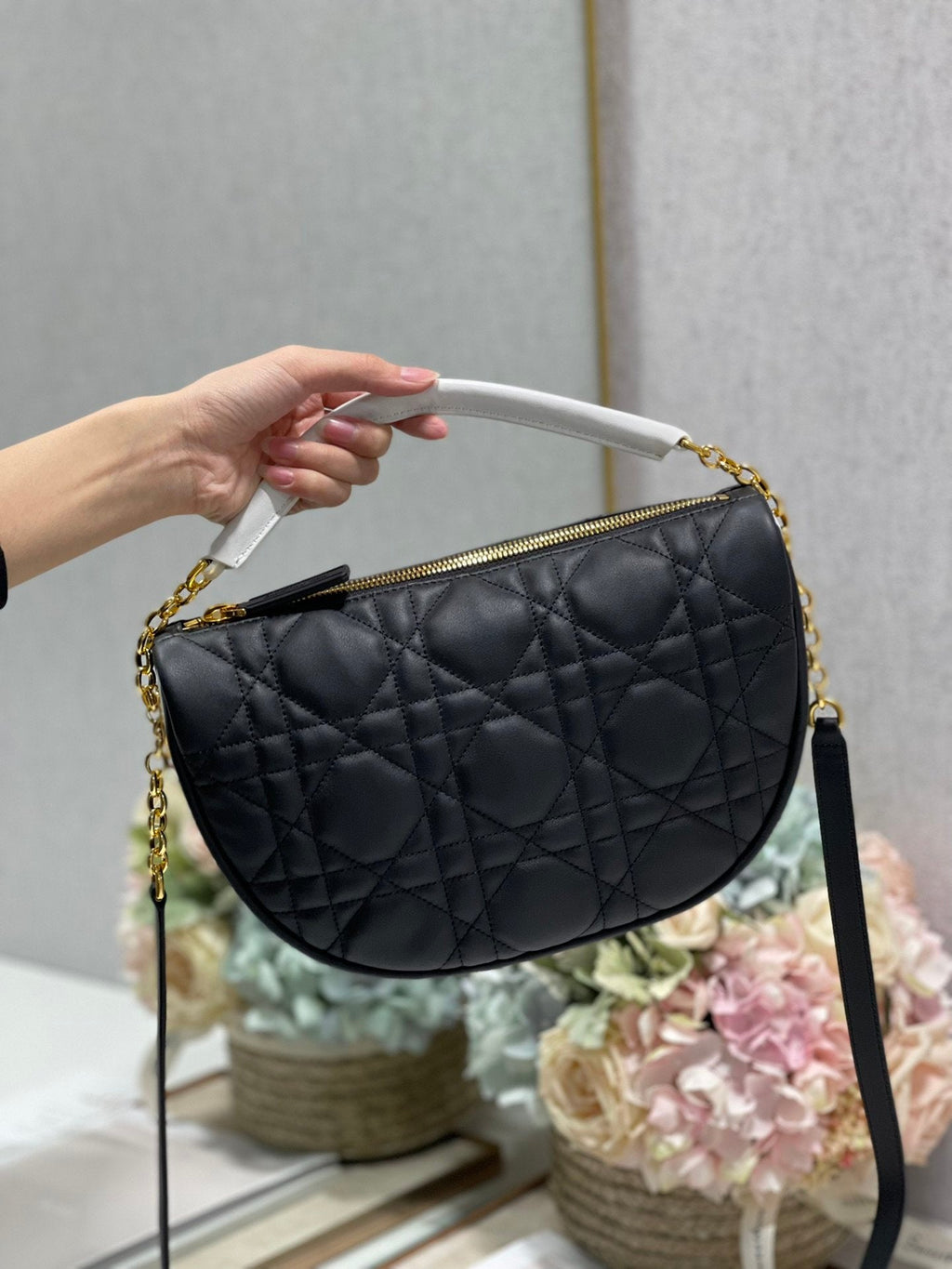 GLAMI MeGLAMIum Vibe Hobo Bag Black Cannage, Black Handbags, Crossbody Bags, 30cm CD M7201ONOA_M911