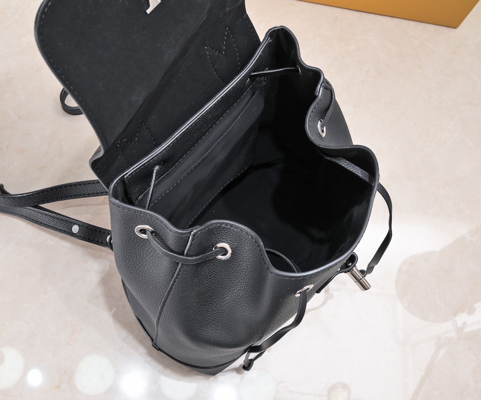 EN - Luxury Bags LUV 808