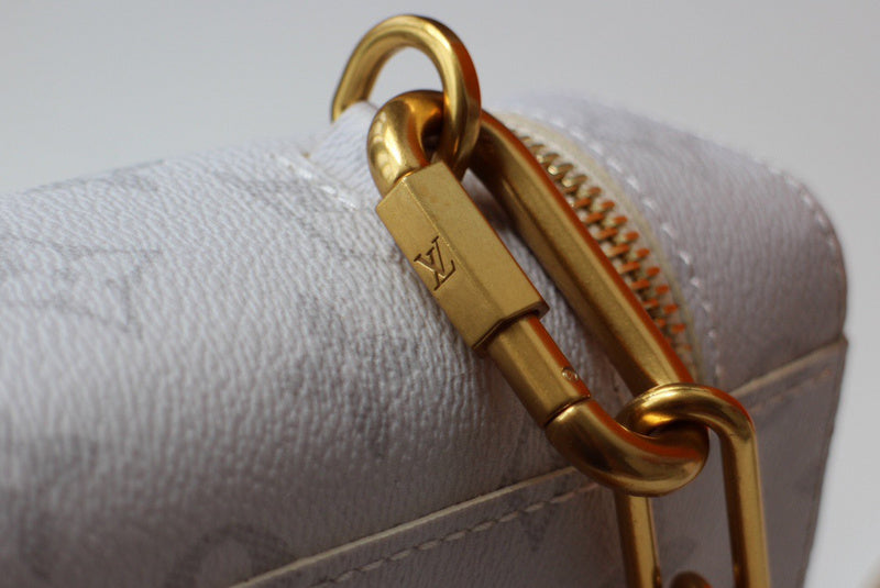 LOV2 Bags - Luxurious Bags  1616