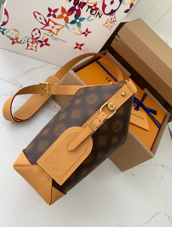 SAMC - LOV Bags - 1550