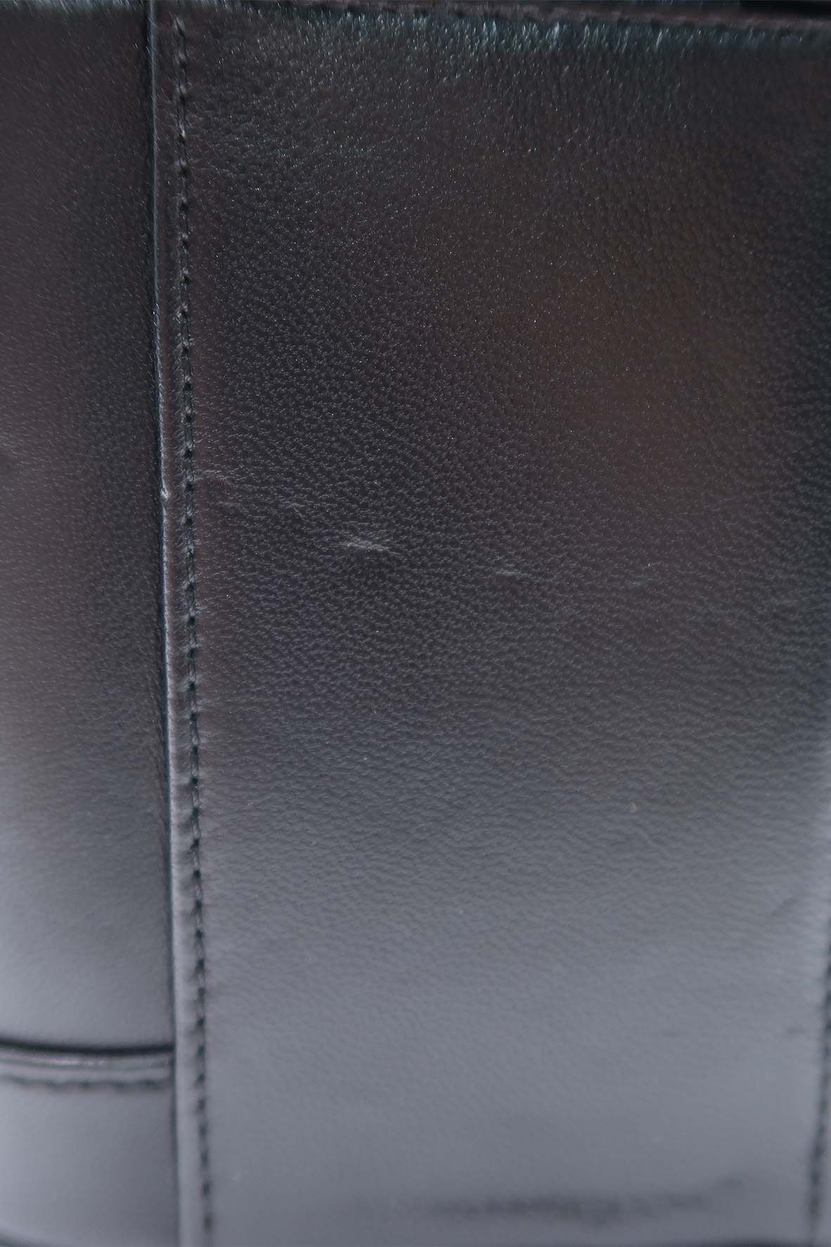 CC Mania Vanity Case Black